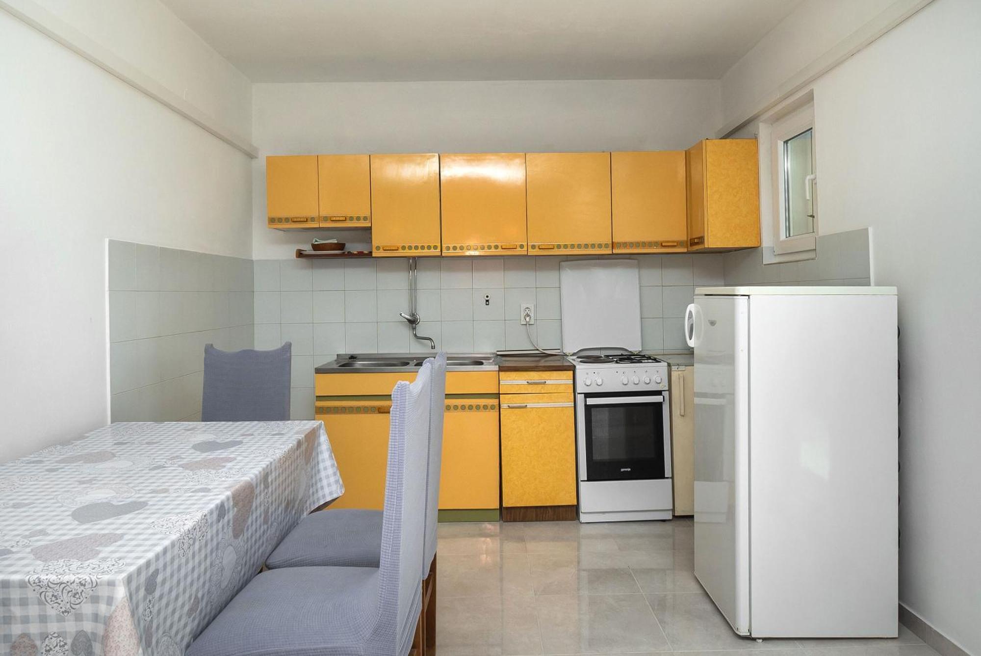 Apartment Ljuba Примоштен Екстер'єр фото